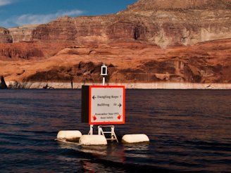 Kismet cruising to Rainbow Bridge