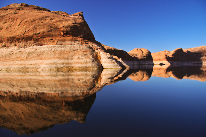 Ranger Tug, Kismet, cruising Davis Gulch, Lake Powell