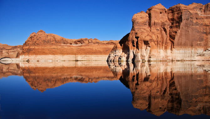 Ranger Tug, Kismet, cruising Davis Gulch, Lake Powell