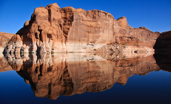 Ranger Tug, Kismet, cruising Davis Gulch, Lake Powell