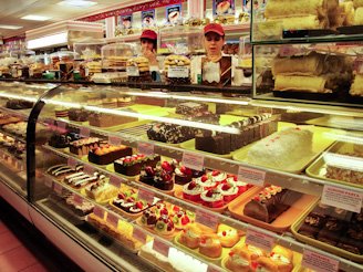 Hellas-41 Hella's Bakery