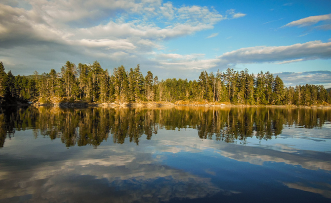 Transiting Hole in the Wall Rapids – Octopus Islands Marine Park