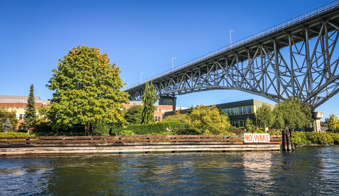 Going Inland Through the Lock – Lake Union & Lake Washington