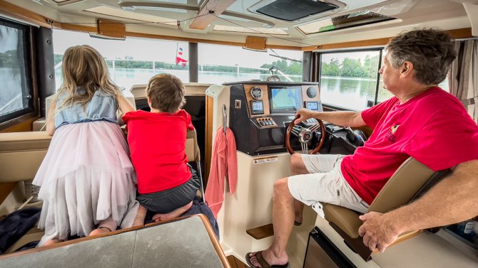 Grandkids Cruise-Trent Severn Waterway